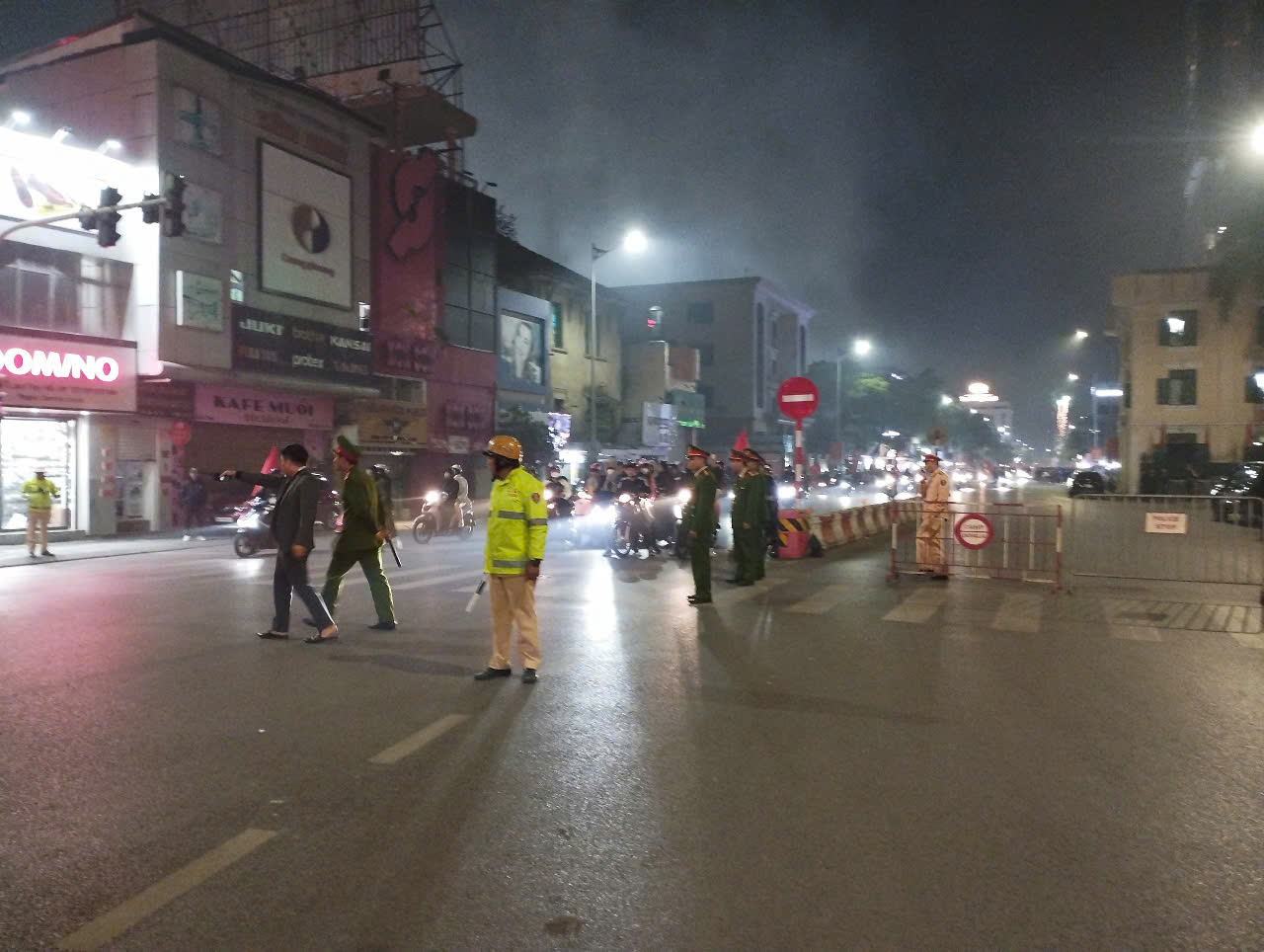 Công an thành phố đảm bảo an ninh trật tự, TTATGT phục vụ nhân dân cổ vũ, chúc mừng chiến thắng trận chung kết  ASEAN Cup 2024